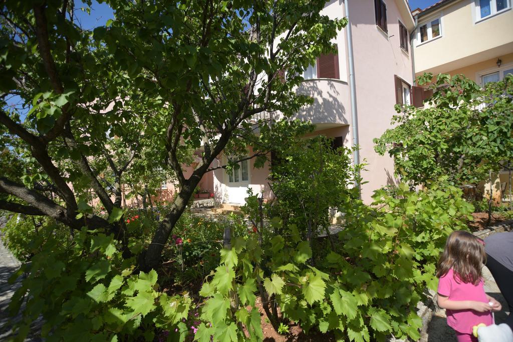 Apartments Vitkovic Cres Bagian luar foto