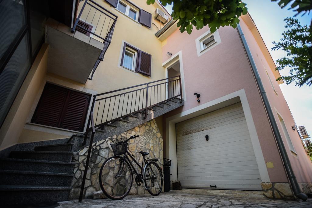 Apartments Vitkovic Cres Bagian luar foto